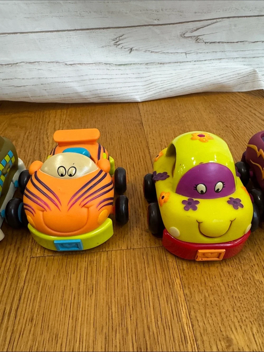 B. Toys Battat Wheeee-ls! Pull Back Cars Soft Chunky Toddler Toy Set of 4